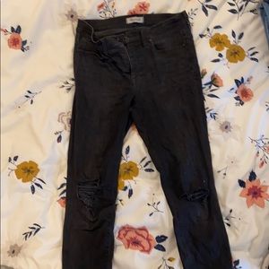 Madewell 9” high rise skinny jeans knee rip
